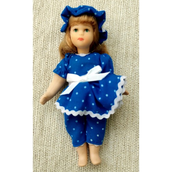 Boneca Knightsbridge Dolls, Porcelana, Rosto e Mãos Articuláveis em Biscuit Porcelana, Importada, Vestido Azul com Renda
