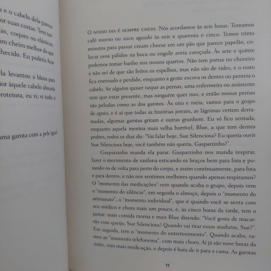 Garota Aos Pedaços, Um Romance, Kathleen Glasgow Garota Aos Pedaços, Um Romance, Kathleen Glasgow