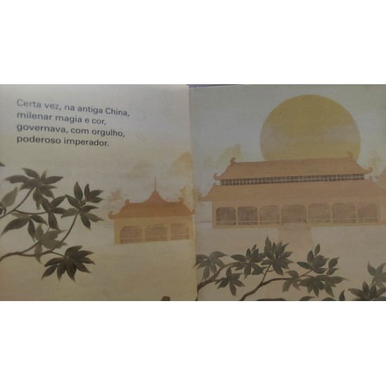 O Rouxinol e o Imperador, Recontado por Giselda Laporta Nicolelis, Ilustrado por Lúcia Hiratsuka, Frete Grátis